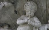 Baldadige engeltjes in de Nieuwe Kerk